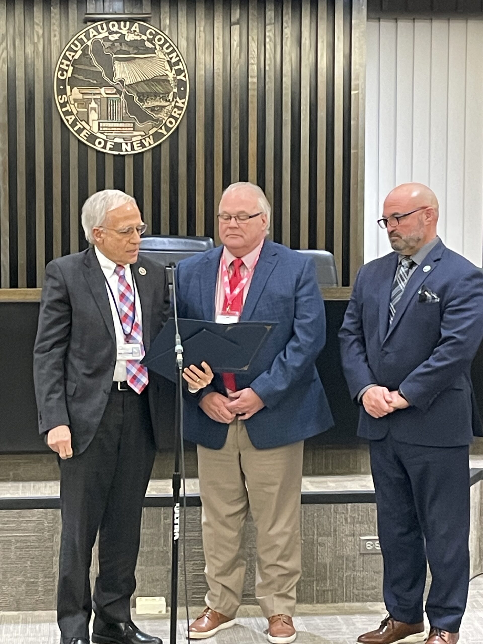 Outgoing county legislators honored | News, Sports, Jobs - Vimarsana News